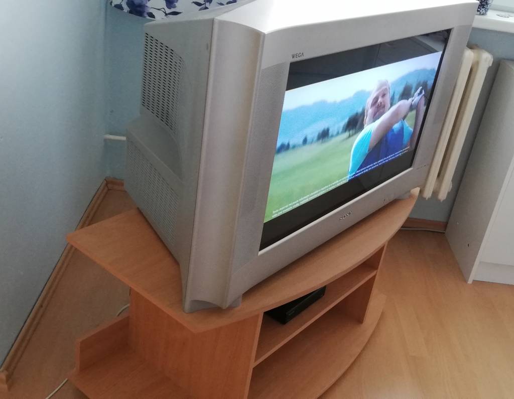 Daruji za odvoz tv sony trinitron stolek set top box VšezaOdvoz