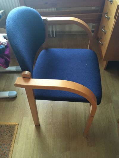 židle