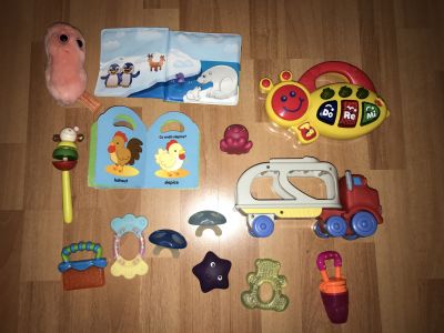 hračky a kousadla pro kojence