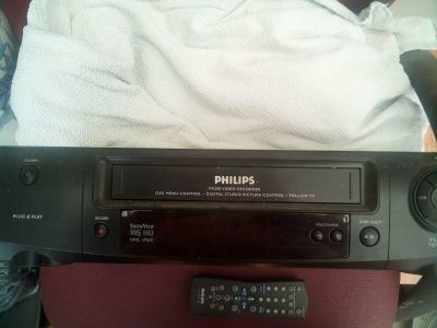 Videorekordér s ovladačem-nutná oprava!