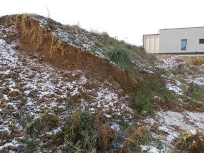 Hlína, zemina bez kamení