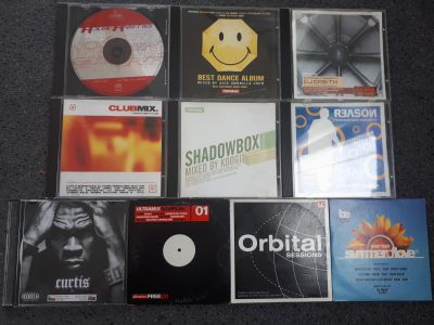 originál cd vesměs house music. 