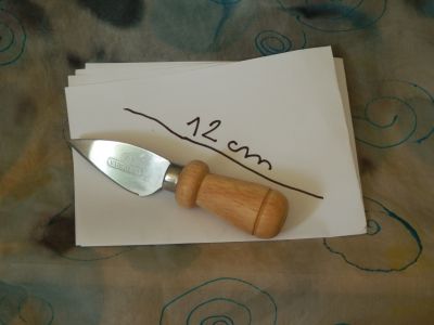 nožík na sýr