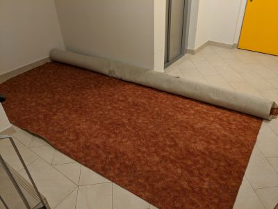 Oranžový koberec 5x4 metry