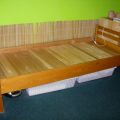 postel jednolůžko s matracemi