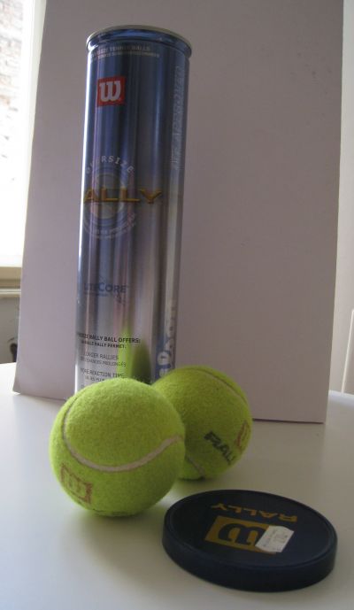 Daruji 4 starší tenisové míčky