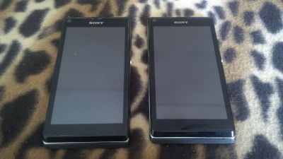 Přenechám dva stejné mobilní telefony Sony Xperia L