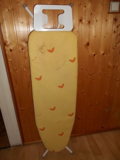 Starší žehlicí prkno