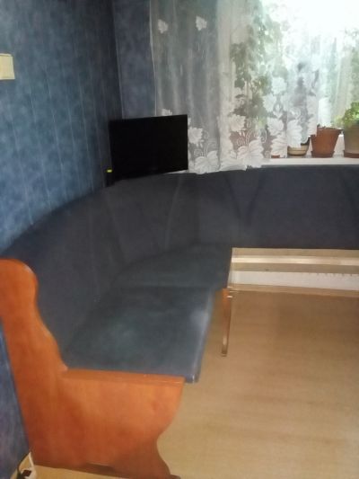 Rohová kuchyňská lavice