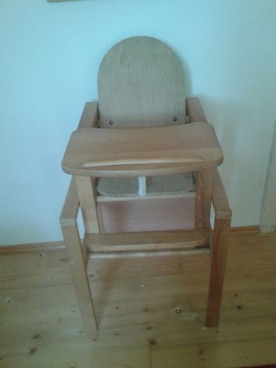 Dětská židlička, rozložitelná na židli a stoleček