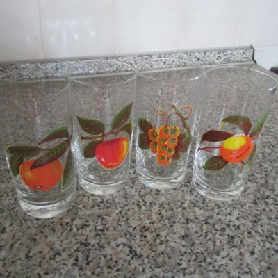 4 sklenice