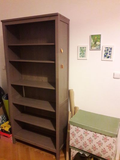 Ikea knihovna
