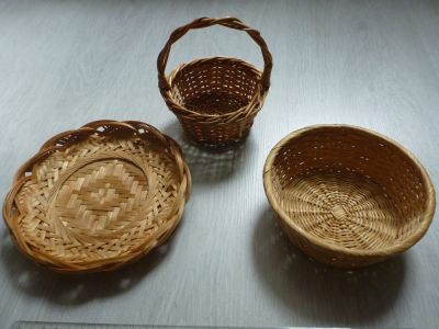 Pletené košíčky a talířek