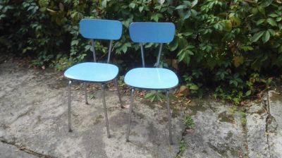 Dvě kuchyňské židle modrý umakart / chrom