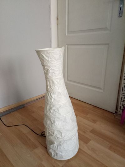 Daruji stojaci papirovou Ikea lampicku