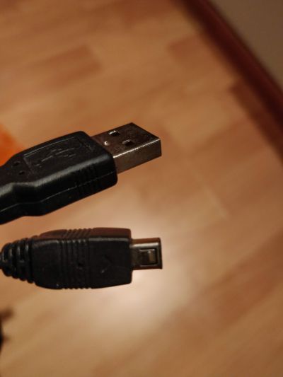USB datový kabel s mini (mikro ukončením)