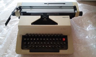 psací stroj REMAGG