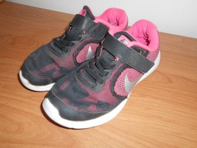 Sportovní boty Nike revolution 3