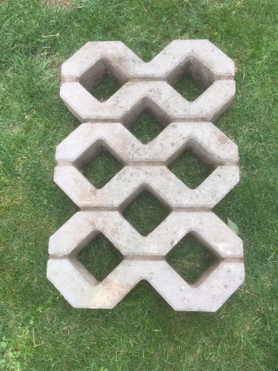 Zatravňovací dlaždice