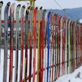 6 párů starsich lyží