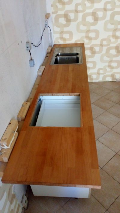 Kuchyňská deska KARLBY IKEA 302cm+dřez se sifonem