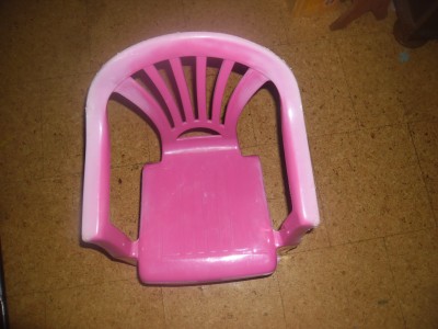 plastová židlička