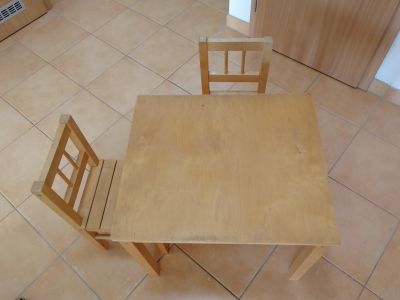 Dětský stoleček a židle