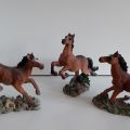 Daruji sbirku keramickych figurek koni (2)