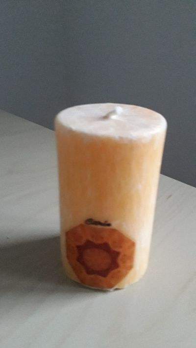 Oranžová svíčka