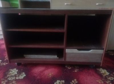 Tv stolek na koleckach