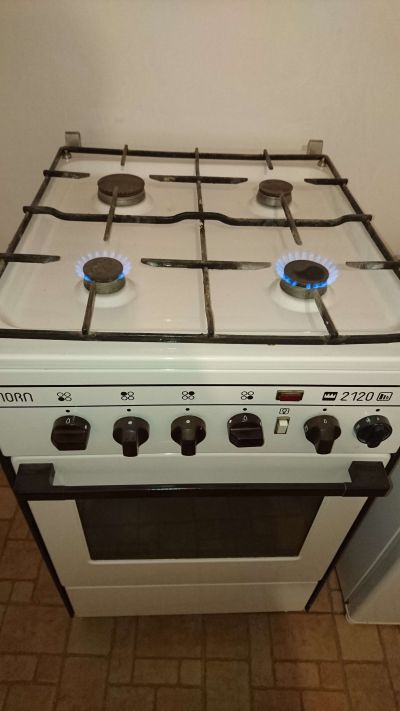 Plynovy sporak Mora 2120 (funkcni)