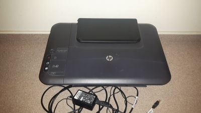 Starší inkoustová tiskárna se skenerem