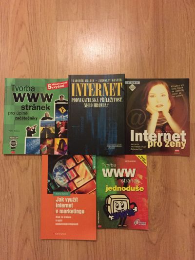 Různé knihy o internetu