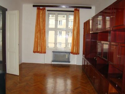 Stěna z masivu za odvoz