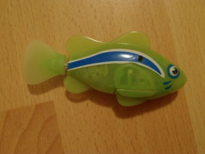 Zelená robo-ryba
