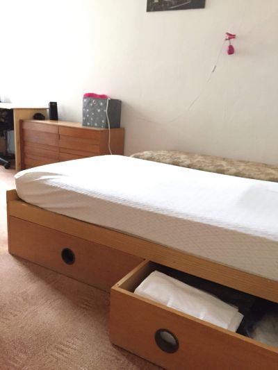 Darujem dve staré postele za odvoz