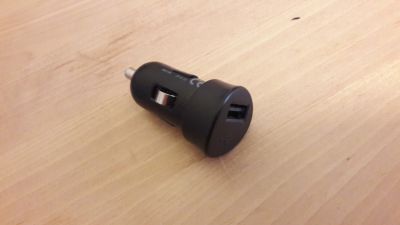 Redukce 12/24 V z auta na USB