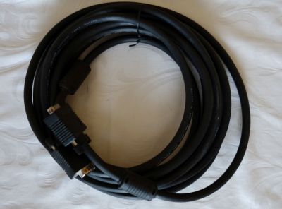 Kabely pro připojení monitoru