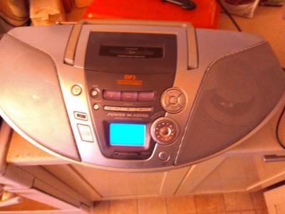 Starý kazeťák - nefunguje CD mechanika