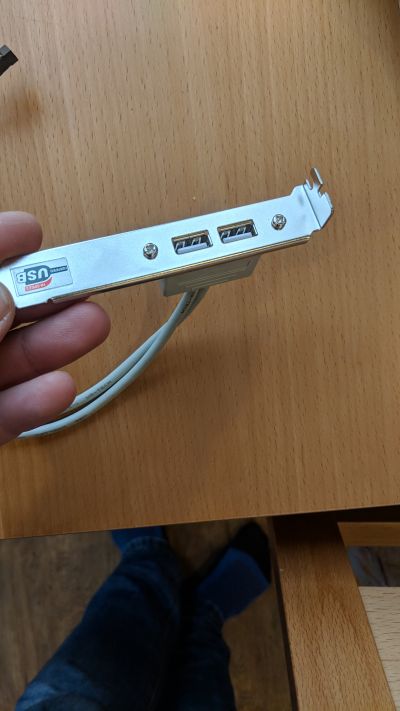 USB 2.0 vývod