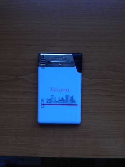 Tenký zapalovač Milano