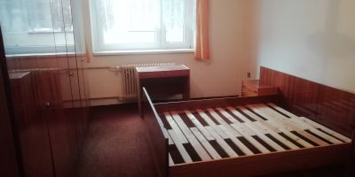 daruji manželskou postel+2 noční stolky+toaletka+3 skříně