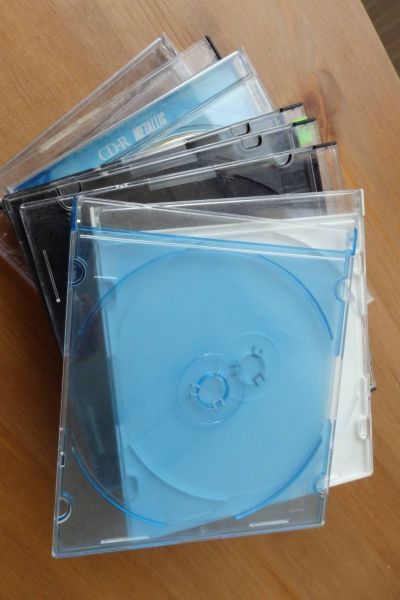 Prázdné obaly na CD