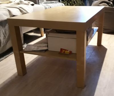 konferenční stolek IKEA Lack