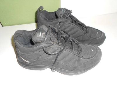 Černé boty Nike.