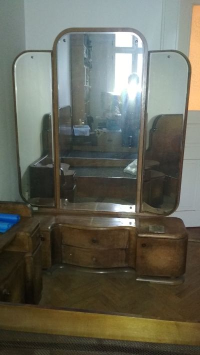 Toaletní stolek, starožitný