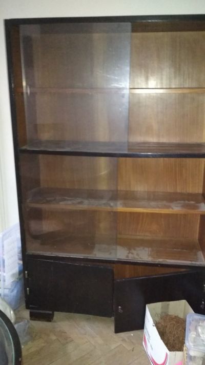 Prosklený retro sekretář (knihovna) z 50. let