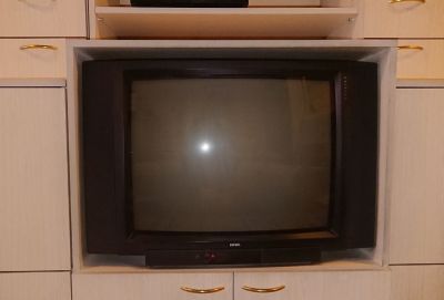 funkční CRT televizi zn. Loewe