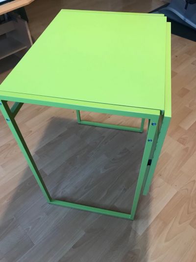 rozkládací, designový (pracovní/jídelní) stolek