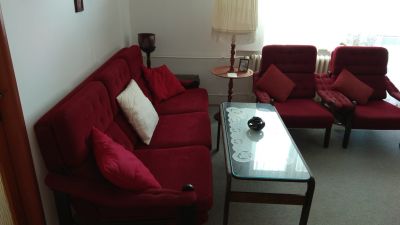 Rozkládací gauč a dvě křesla